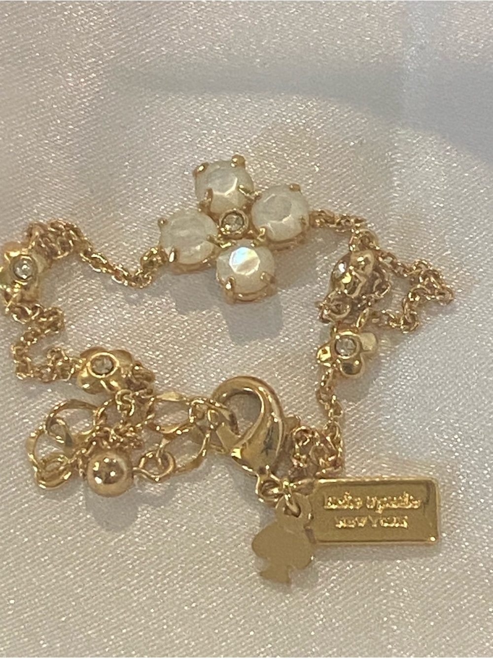 Kate Spade Gold Floral Crystal Clover Bracelet White Stone Charm - Picture 2 of 2